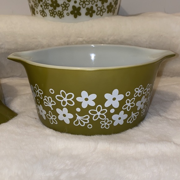 - Vintage Pyrex Spring Blossom Crazy Daisy Green White Floral Bowls - Picture 7 of 16